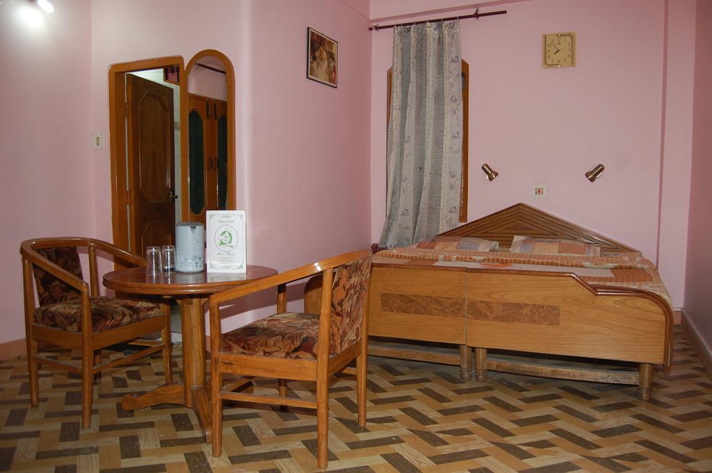 Hotel Ashish Inn Kandāghāt Pokoj fotografie