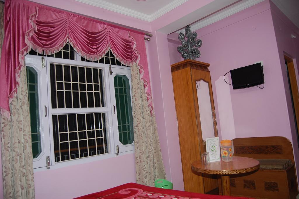 Hotel Ashish Inn Kandāghāt Pokoj fotografie