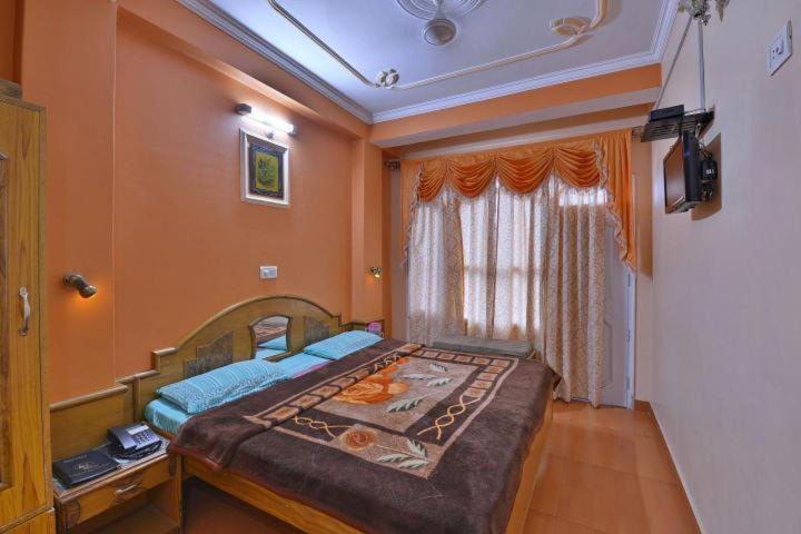 Hotel Ashish Inn Kandāghāt Exteriér fotografie