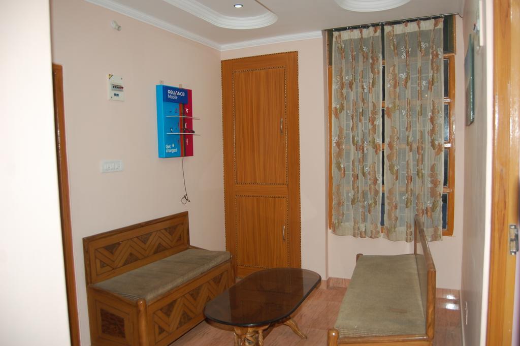 Hotel Ashish Inn Kandāghāt Exteriér fotografie