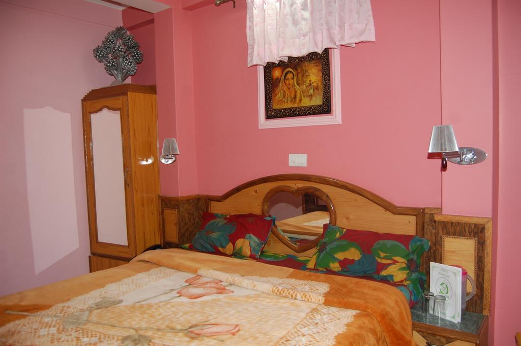 Hotel Ashish Inn Kandāghāt Pokoj fotografie